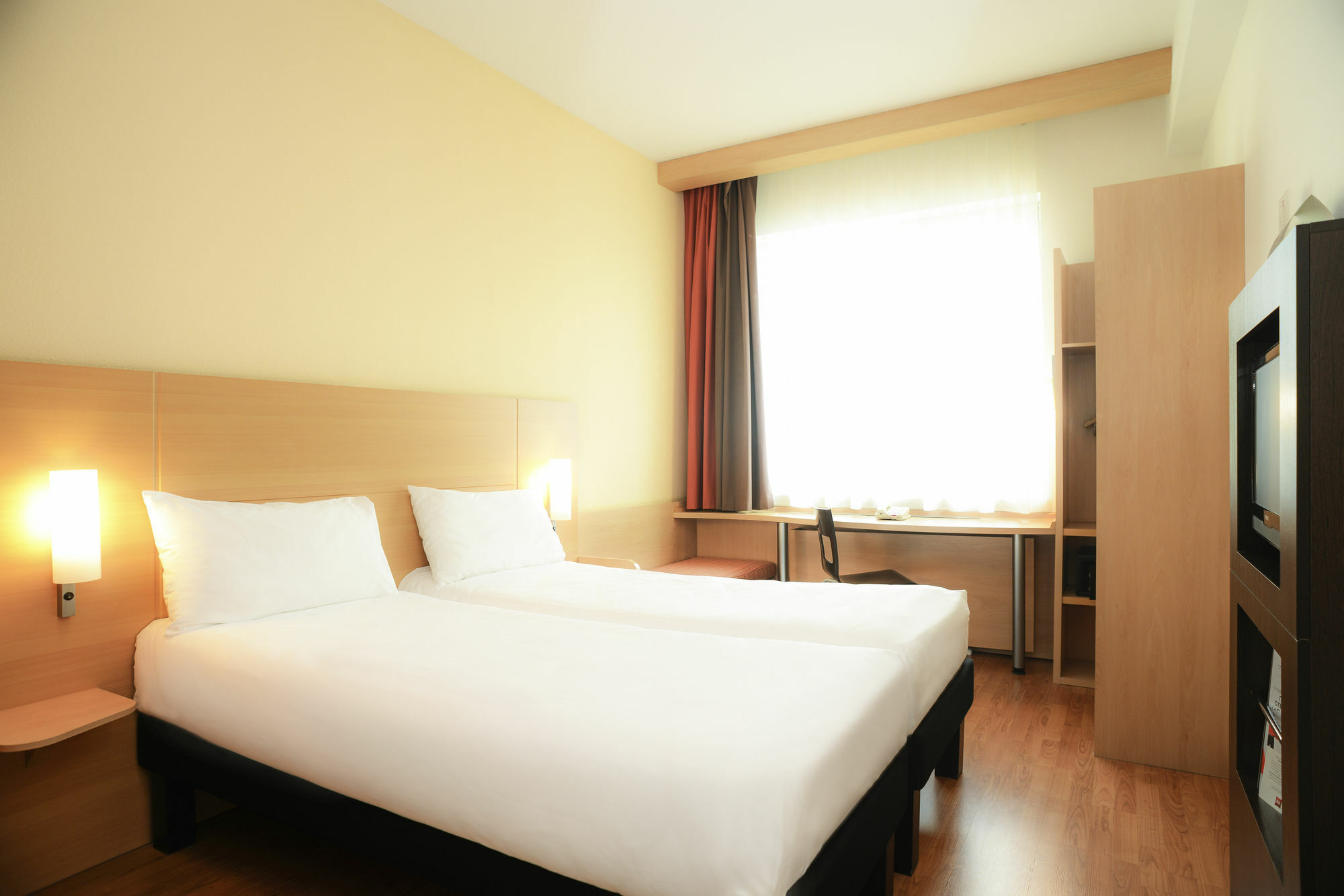 B&B Hotel Les Sables-D'Olonne Centre Gare Экстерьер фото